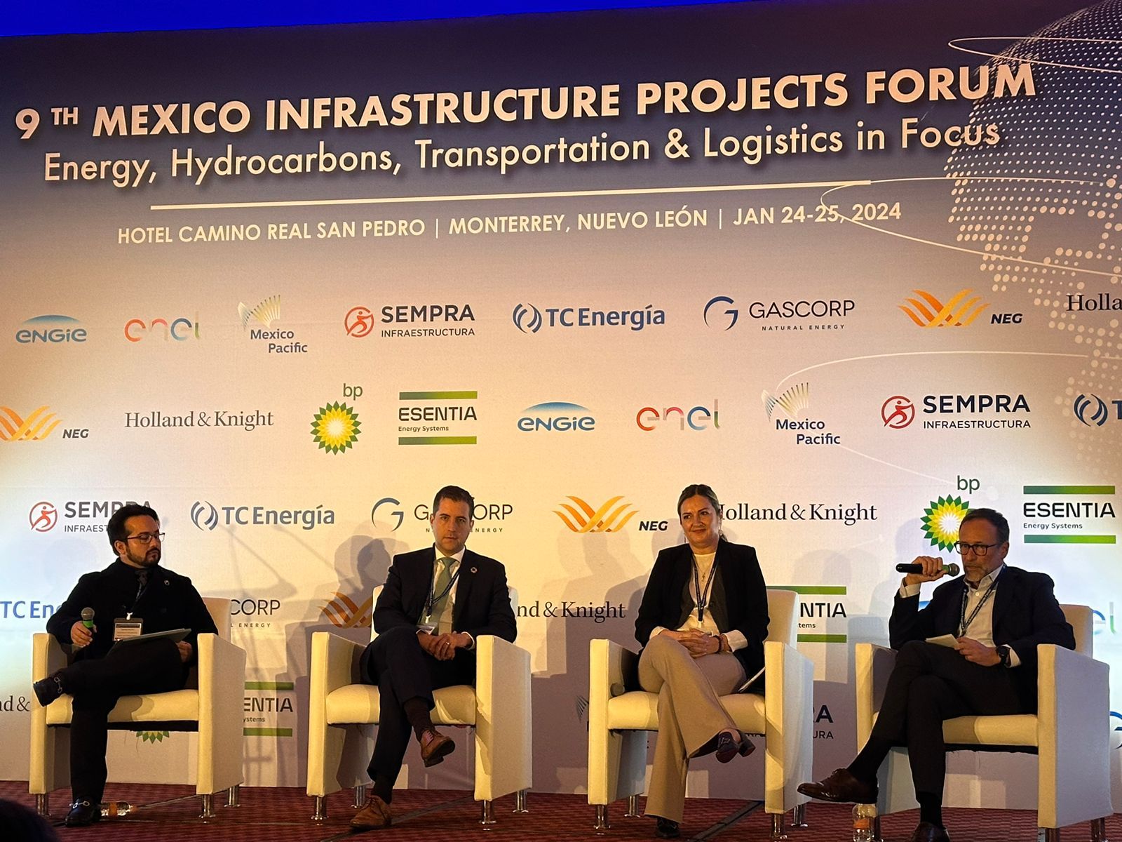 DEACERO® participa en el 9th Mexico Infrastructure Projects Forum.